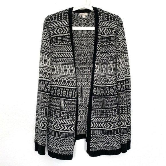 Soft, Black and White Cardigan - Picture 7 of 7